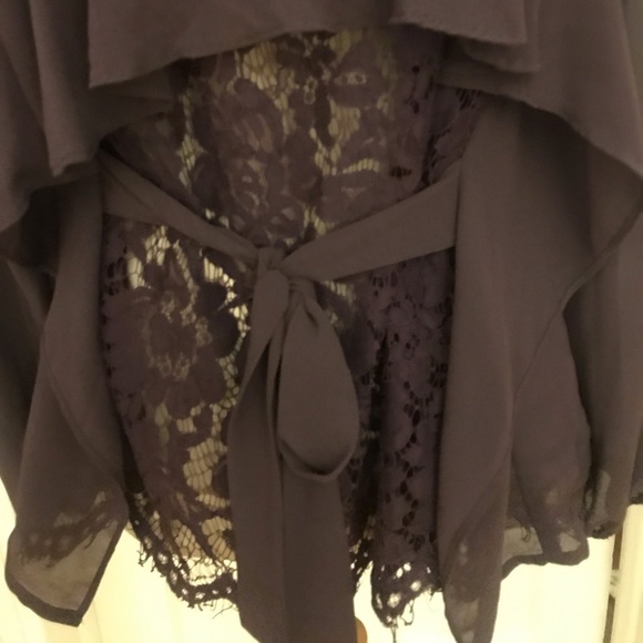 Entro Lace Back Blouse - Picture 5 of 8